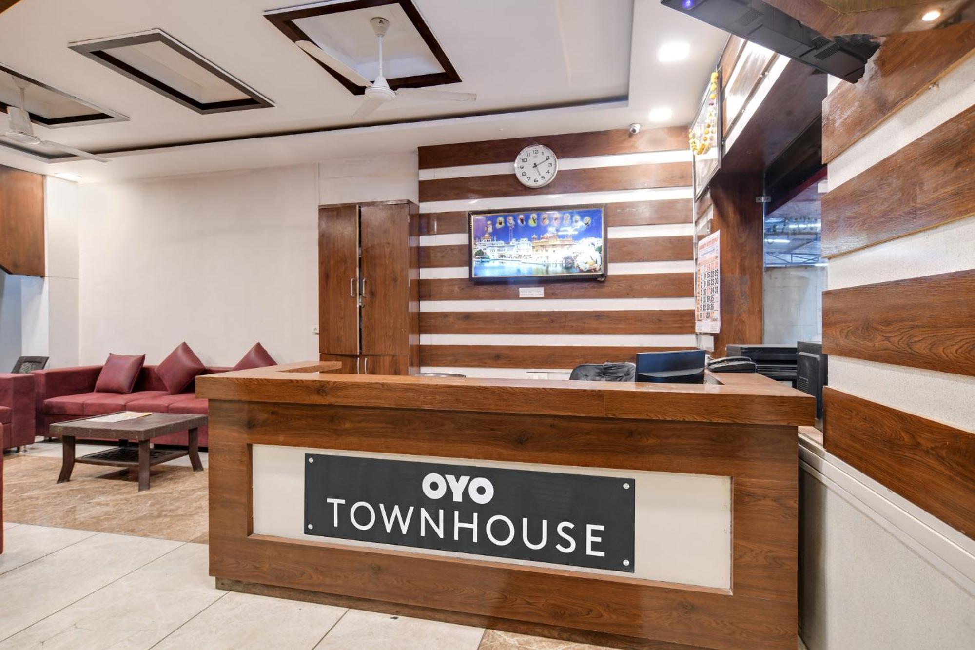 Townhouse Prime Stay Indore Eksteriør bilde