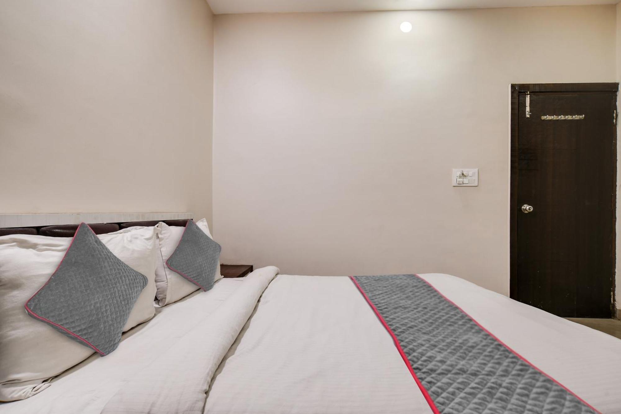 Townhouse Prime Stay Indore Eksteriør bilde